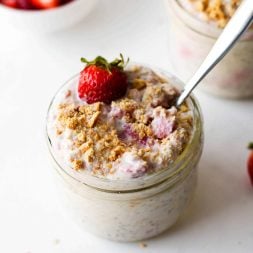 Feel like you're eating dessert for breakfast with these creamy Strawberry Cheesecake Overnight Oats!