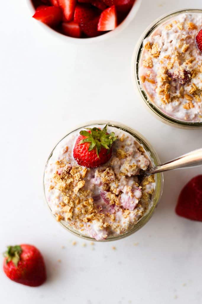 overnight oats in a mason jar with graham cracker crumbs on top