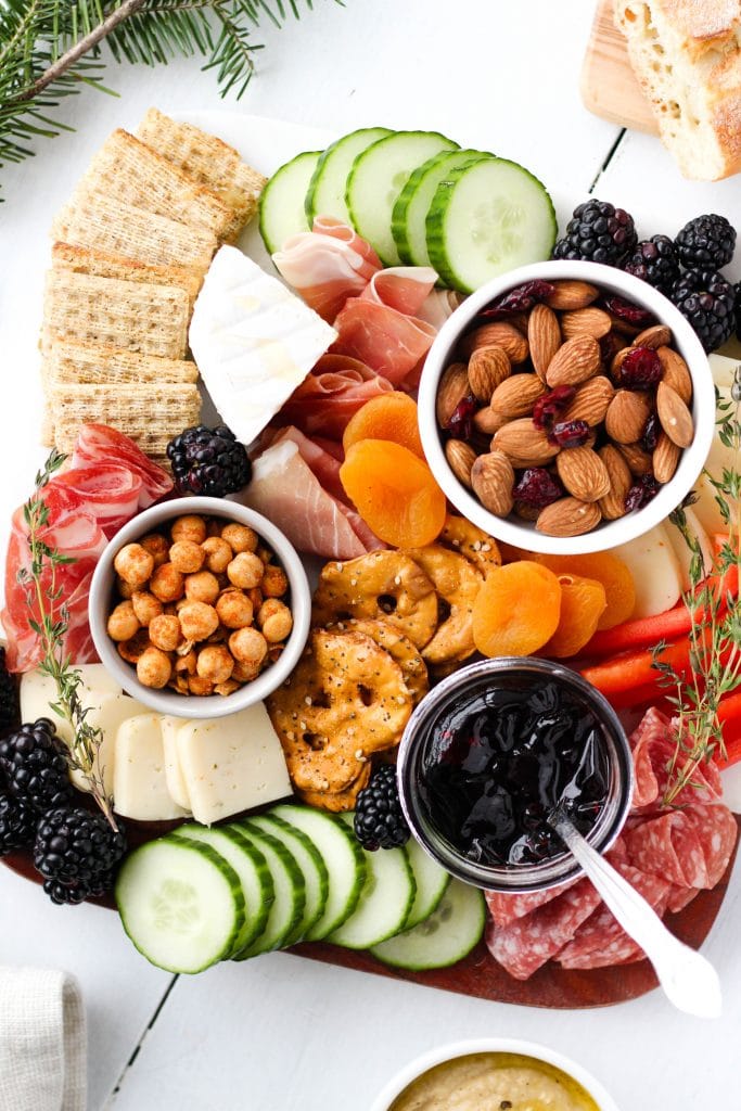 The holiday season is here! Learn how to make a balanced, Instagram-worthy snack board that will have your friends and family drooling this year.